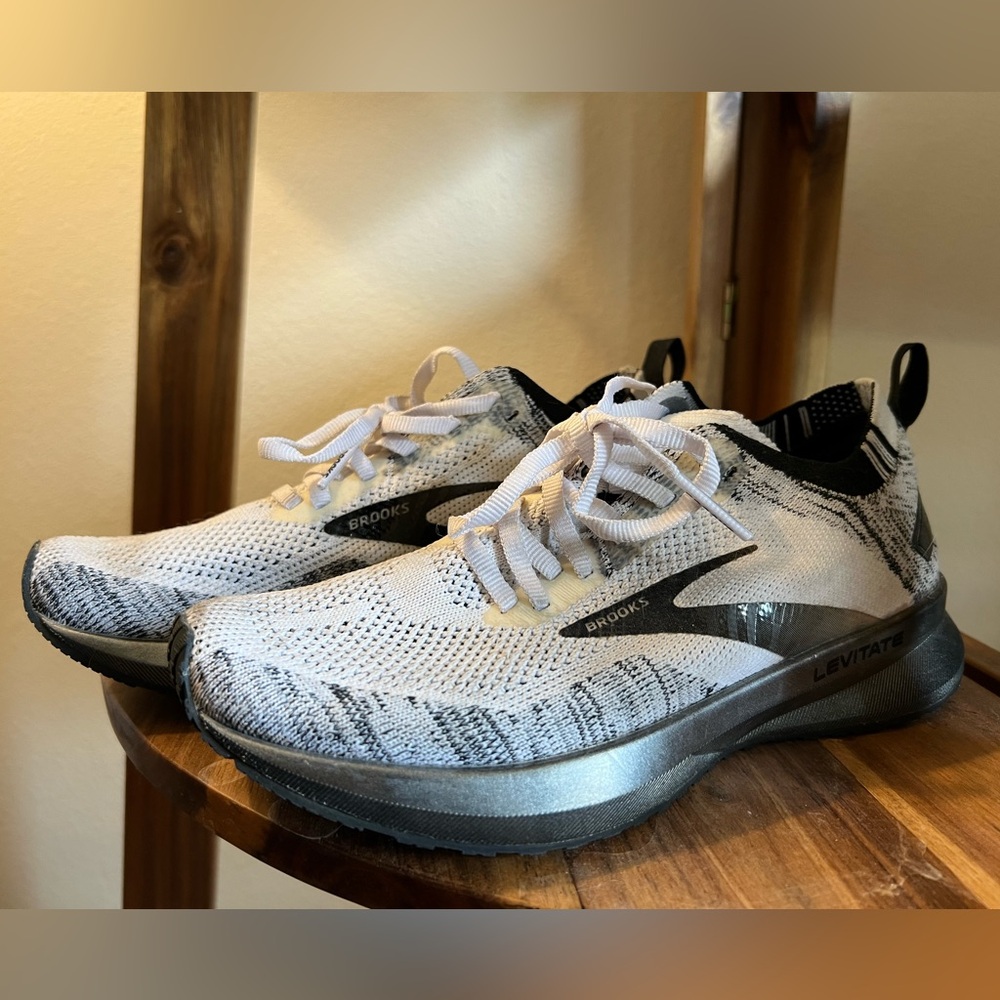 Brooks Levitate 4.0 |  Women’s Size 6